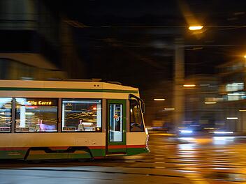 Fußgänger in Würzburg von Straßenbahn erfasst