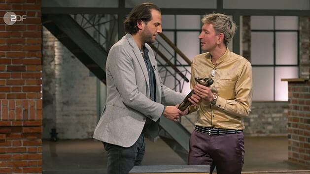 Im Händlerraum standen potenzielle Käufer der Bronze-Statuette schon Schlange.
