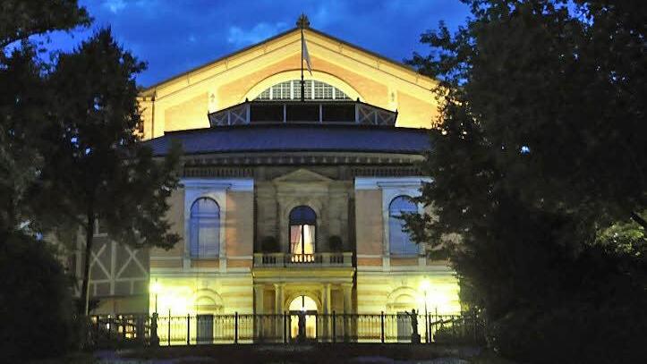 Mindestens fünf Jahre Bauzeit sind für die Generalsanierung des Bayreuther Festspielhauses veranschlagt. Fotos: Stephan Herbert Fuchs