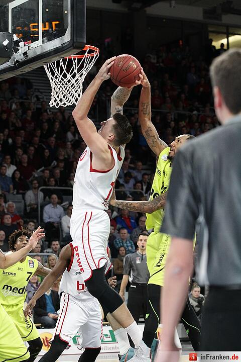 Brose Baskets vs Medi Bayreuth