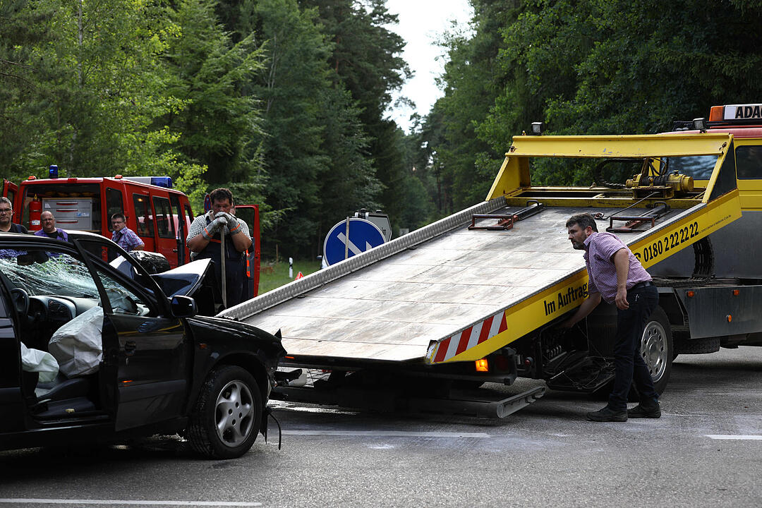 Pleinfeld: 22-jährige Bikerin stirbt bei Unfall