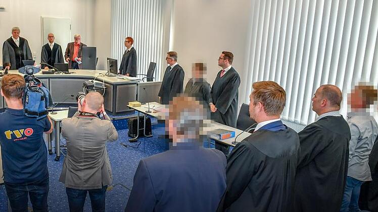 Zum Prozessauftakt war das Medienecho groß. Fotos: Ronald Rinklef