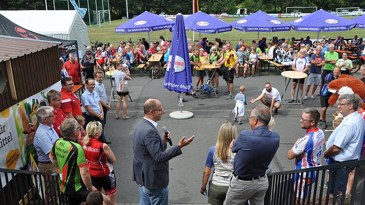 Abschluss der Saison in Kothen bei den 24. Bike-Rundfahrten und dem 19. Hessisch-Bayerischen Radvierer.  Foto: Petra Heurich