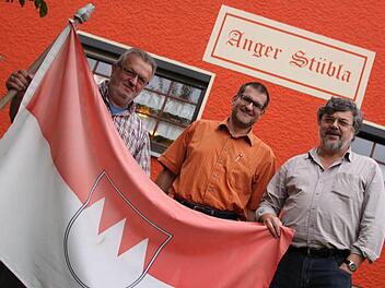 Die drei Hauptinitiatoren von "franggn middich" (von rechts): Karl-Heinz Müller, Mario Kern und der Vorsitzende der Kultur- und Freizeitfreunde, Georg Müller. Fotos: Matthias Einwag