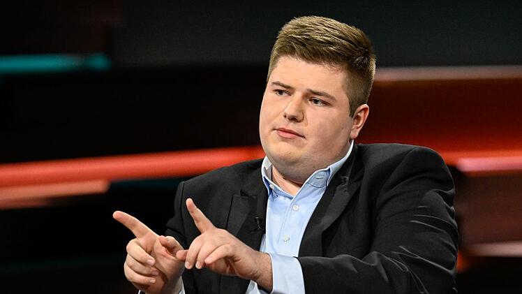 "Wenn ich Bundeswehrsoldaten in den Einsatz schicke, erwarte ich denselben Maßstab an mich selbst", bekräftigte Johannes Volkmann.