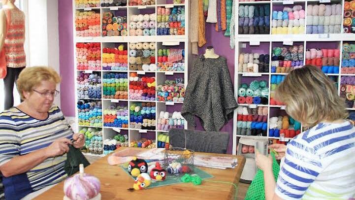 In Andrea's Wollparadies in der Bamberger Straße gibt es Wolle und Garne in großer Auswahl.