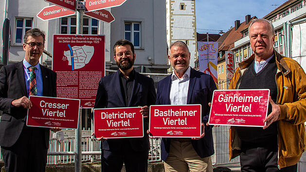 W&uuml;rzburg: Stra&szlig;enschilder geben Einblick in die Geschichte - "Mittelalter zum Greifen nah"