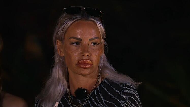 Ob Gina-Lisa Lohfink bei "Reality Queens - auf High Heels durch den Dschungel" weiterhin dabei ist, entscheidet sich in der n&auml;chsten Folge.