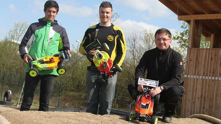 Toni Herzog, Christian Gahn und Gerhard Schmögel freuen sich auf das große Einweihungsrennen. Foto: Sonja Adam