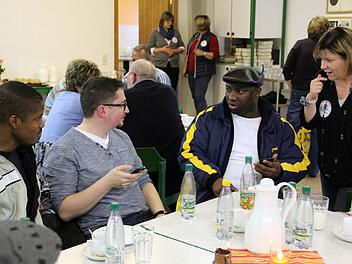 Begegnungen mit Geflüchteten organisieren, Verständnis füreinander wecken: Die Aktiven Bürger sind für ihr Engagement mit dem Integrationspreis der Regierung Oberfranken ausgezeichnet worden.  Foto: Aktive Bürger