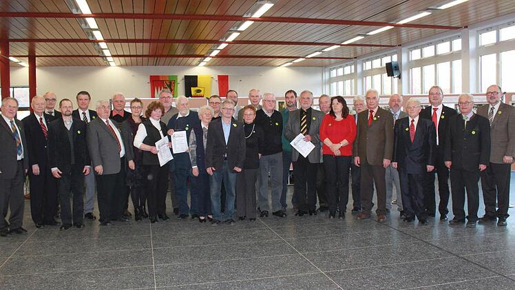 Diese Mitglieder engagieren sich seit 25 Jahren. Foto: Katharina Becht