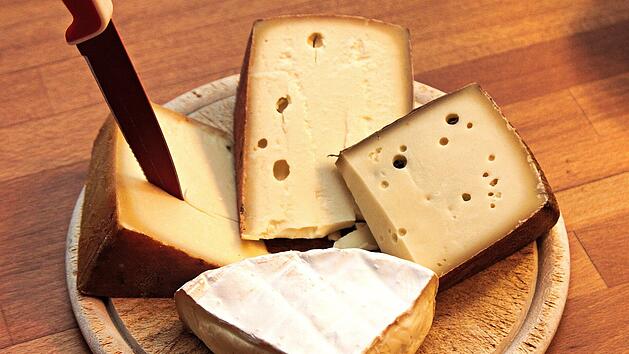 Bakterien sorgen für Durchfall, Fieber und Erbrechen: Käse-Rückruf massiv ausgeweitet