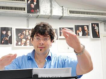 Lorenzo Da Rio studiert Purcells "King Arthur" ein. Foto: Andrea Kremper