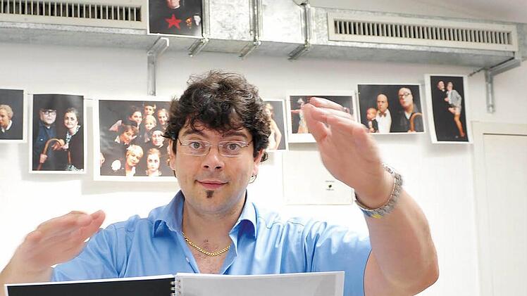 Lorenzo Da Rio studiert Purcells "King Arthur" ein. Foto: Andrea Kremper