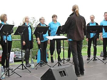 Die Gruppe "Voicegarden" legte als Veranstalter und als Gesangsensemble einen glänzenden Auftritt hin. Fotos: Richard Sänger