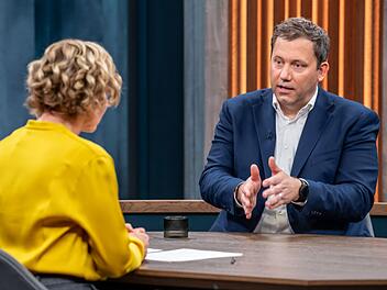 Lars Klingbeil sieht bei der deutschen Infrastruktur akuten Verbesserungsbedarf.