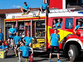 Das Lauf-Team der Freiwilligen Feuerwehr aus Weilersbach: Angefangen mit Helferdiensten beim Fränkische-Schweiz-Marathon, sind die Feuerwehrler nun selbst vom Lauf-Virus infiziert - und haben für Sonntag, 26. April, den "1. Weilersbacher Frühjahrslauf" auf die Beine gestellt.  Foto: privat
