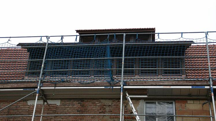 Die Schleppgauben wurden originalgetreu nachgebaut. Olaf Ernst ist froh, dass er das gesamte Vorhaben mit einheimischen Handwerkern umsetzen konnte.