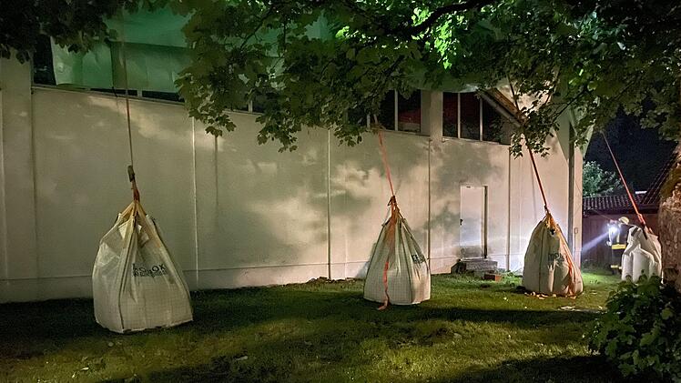 Trebgast: Sturm deckt Dach von Turnhallendach ab - "wie ein DIN-A4-Blatt"