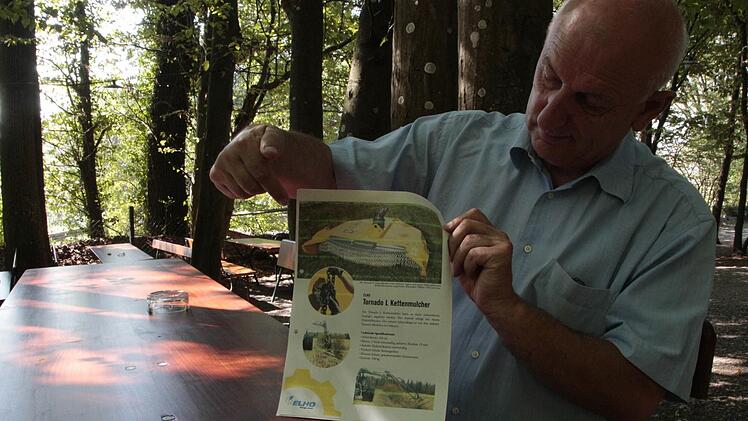 Heinz Marquart ist gegen das Mulchen mit den gewaltigen Maschinen. Foto: Sarah Dann