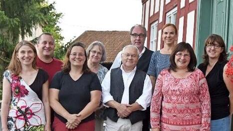 Der Obst-und Gartenbauverein Großheirath/Buchenrod steht unter neuer Führung (von links): Gabriele Wessels, Christian Kansy, Manuela Dünisch, Gisela Wegener, Johannes Höh, Reiner Wessels, Silke Dorn, Carola Ennes und Ute Höllein. Foto: Gabriele Arnold