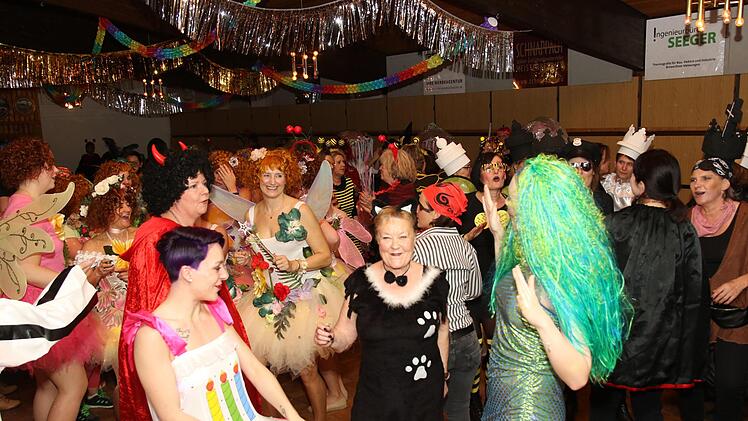 Weiberfasching des TV 48 Coburg in Creidlitz Foto: Michael Stelzner