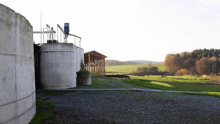 Wenn ein Gutachten ergänzt ist und alle Auflagen eingehalten werden, darf die Öko-Geflügelmastanlage bei Katschenreuth gebaut werden. Das entschied der Kulmbacher Stadtrat. Foto: Jochen Nützel