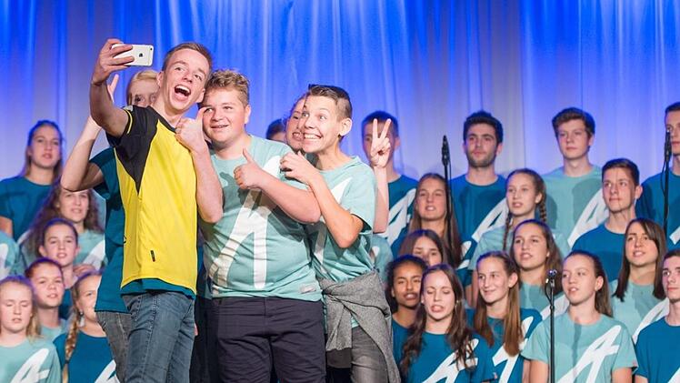 Theaterszene mit Selfie Foto: Adonia