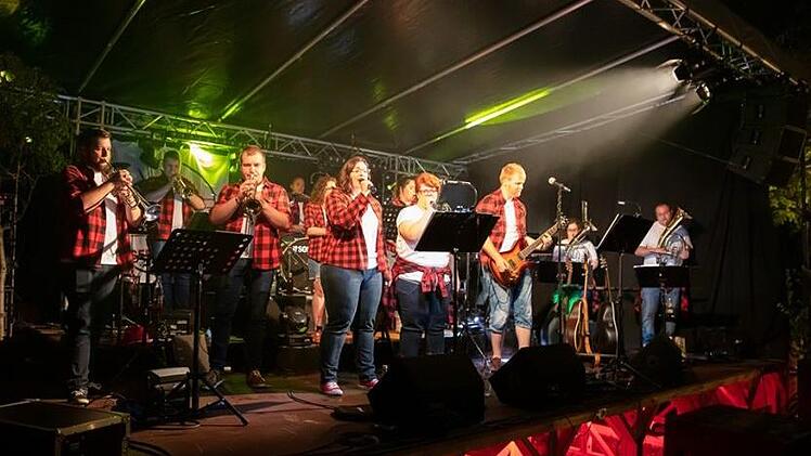 Die jungen Musiker begeistern ihre Fans.  Foto: Evi Seeger