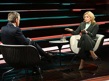 Bundestagspr&auml;sidentin Julia Kl&ouml;ckner geriet bei "Markus Lanz" in Erkl&auml;rungsnot, als sie einen Social-Media-Post von sich zu verteidigen versuchte.