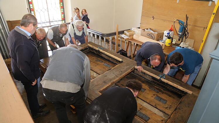 Der Blasebalg wird abgelegt ... Foto: Franz Galster