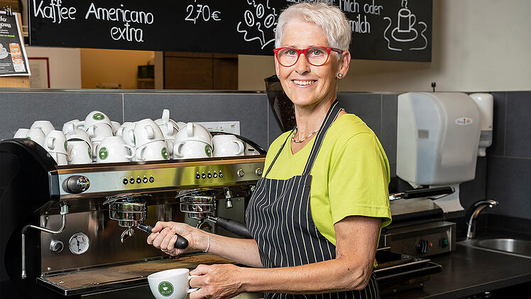 Ob Kaffee oder Erfrischungsgetr&auml;nk, s&uuml;&szlig; oder deftig - im ebl-Caf&eacute; ist f&uuml;r jede und jeden etwas dabei. Foto: ebl-naturkost