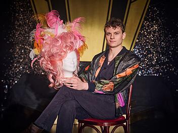 Johannes Hegemann spielt Olivia Jones