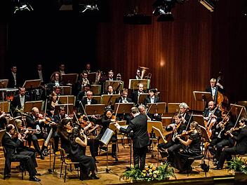 Werke vom Barock bis zur Gegenwart musiziert das Philharmonische Orchester des Landestheaters unter Leitung von Roland Kluttig in der neuen Konzertsaison.Archiv/Jochen Berger