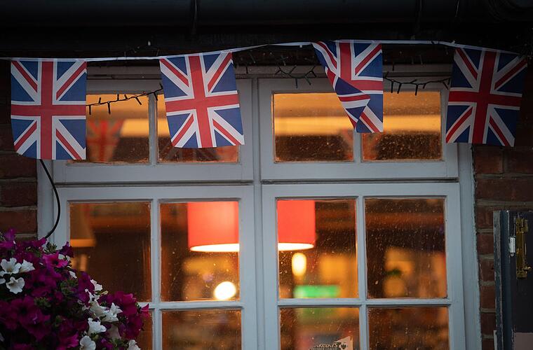 Das Kneipen-Sterben: Inflation belastet britische Pubs