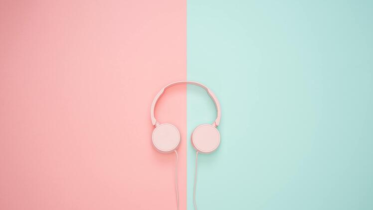 Alle Hörbuch- und Podcast-Fans sparen bei Audible jetzt 70 Prozent.
