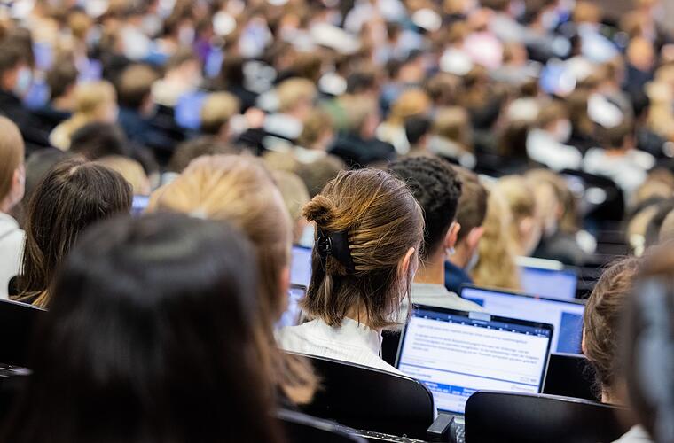 Studienkredite brechen ein - KfW-Angebot «am Nullpunkt»