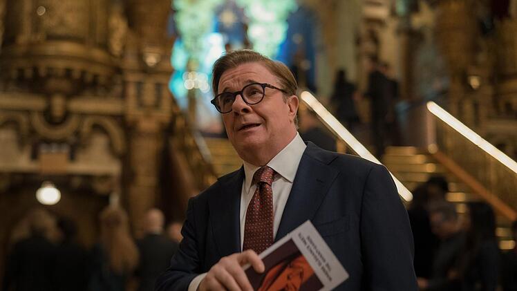 Opernfan Phillip Cross (Nathan Lane) setzt sich mit rabiaten Methoden f&uuml;r ungest&ouml;rten Musikgenuss ein.