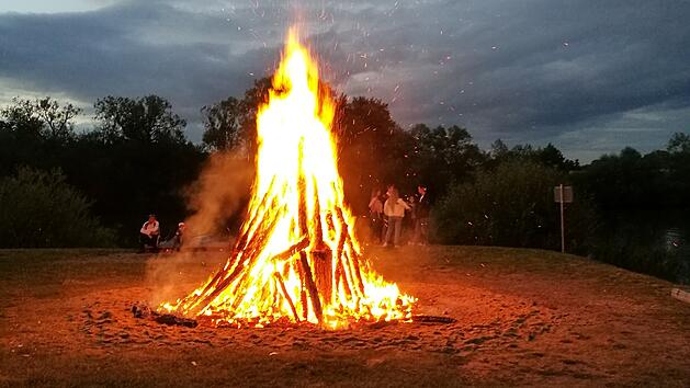Bamberg: Brandgefahr nimmt zu - Stadt mit Hinweisen zum Grillen und zu Johannisfeuern
