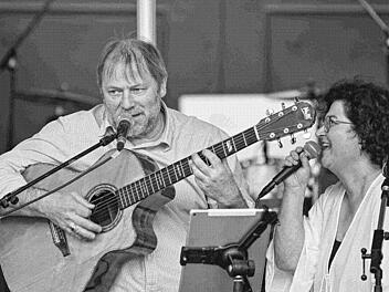 Pressemitteilung mit der Bitte um Ver&ouml;ffentlichung &ndash; Comedy-Live-Stream-Show &bdquo;Sonst nu was?!&ldquo; feiert einj&auml;hriges Bestehen mit Folge 16