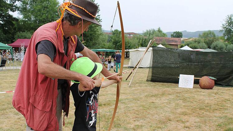 Auch das Angebot der Messe "Kunst, Genuss und Garten" im Kurpark war für viele ein Treffer ins Schwarze. Foto: Theresa Hirschberg