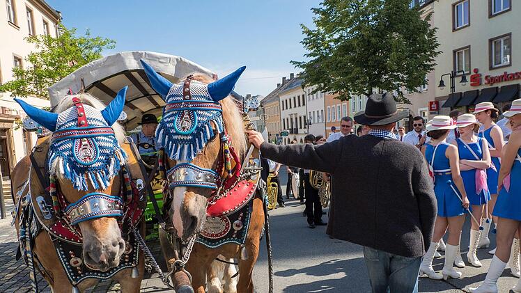 Eines der ältesten deutschen Handwerks- und Schützenfeste findet jährlich im oberfränkischen Hof statt: der Schlappentag. Foto: Nicolas Armer/dpa