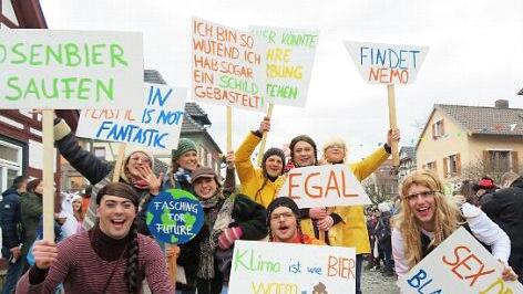 "Protestieren ist in" meinen die "Falschen Fuchziger".