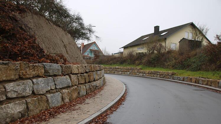 Auf 180 Meter sind Natursteinmauern erbaut worden. Foto: Thomas Malz