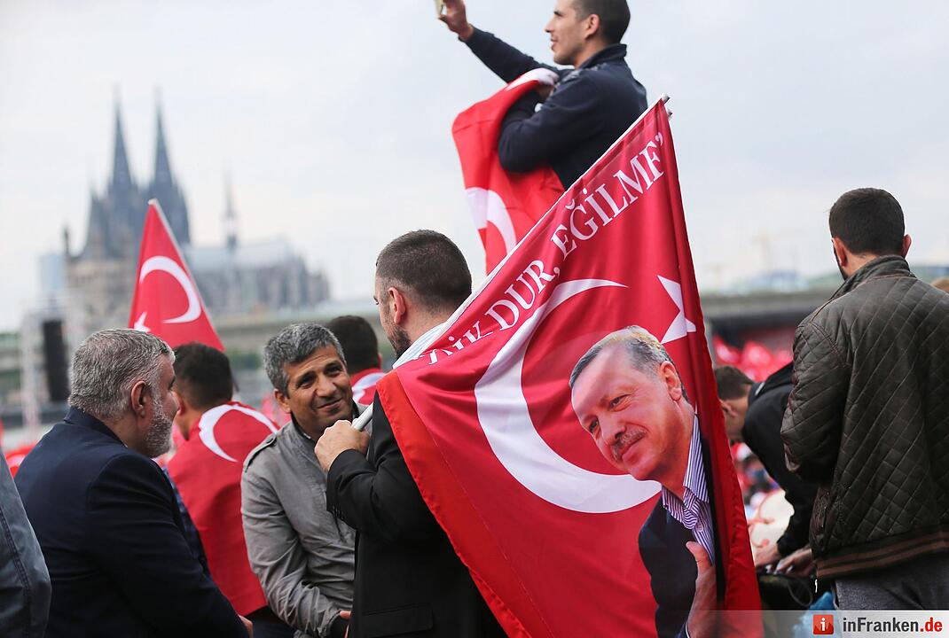 Demo von Erdogan-Anhängern in Köln