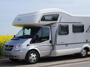 Ein Wohnmobil im Wert von 75.000 Euro verspricht eine Fake-Seite "Edeka .", die angeblich fünf Gewinner auszeichnen und beschenken will. Doch in Wirklichkeit gehe es nur um das Sammeln und Verkaufen von Daten. Symbolbild: schlappohr/pixabay.com