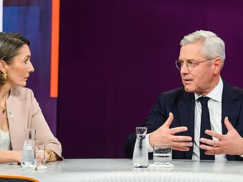 "Es ist eine Schicksalsfrage für uns", was mit den in der EU eingefrorenen Geldern Russlands geschehe, so Norbert Röttgen.