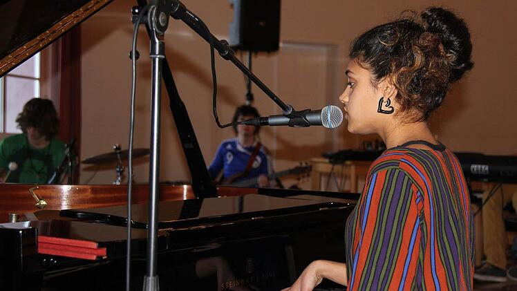 Das Bandcamp steht hoch im Kurs: Alle Teilnehmer dürfen nur einmal zu diesem Seminar nach Hammelburg kommen. Foto: Gerd Schaar