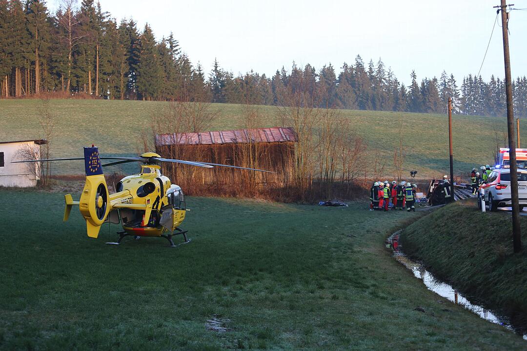 Mehrere Verletzte nach Glatteisunfall