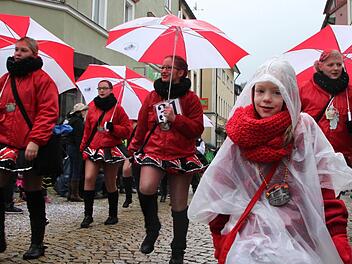 Die 1. Große Karnevalsgesellschaft 1954 Bad Brückenau trotzt Wind und Wetter! Foto:Ulrike Müller